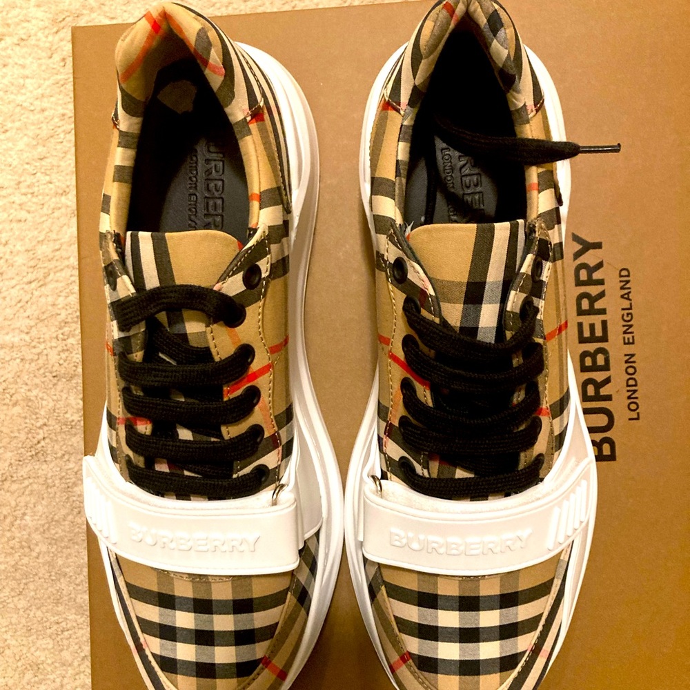 Burberry Sneakers